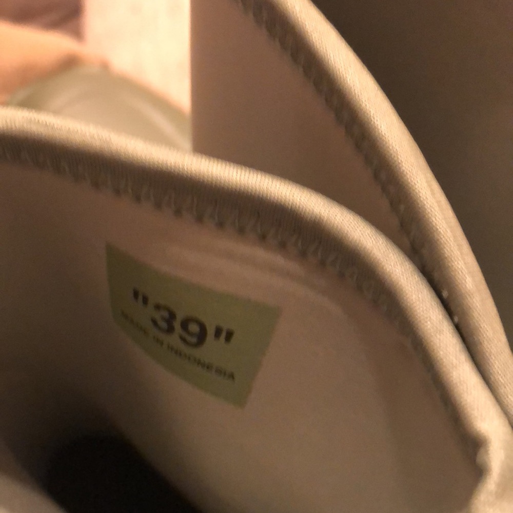 Off White Flash - image 6